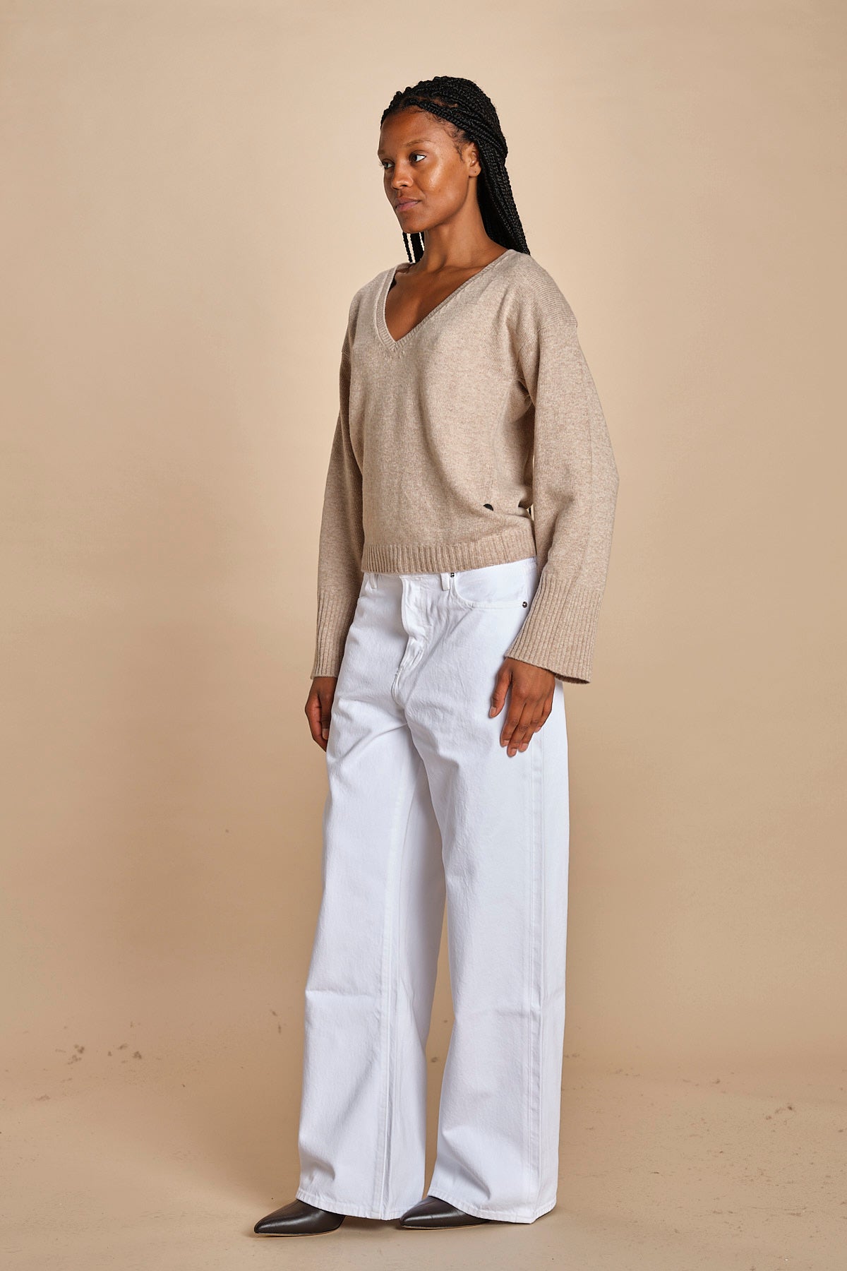 maglia con scollo a v e manica a campana by milaura. D2500894 806 CUMINO milaura 