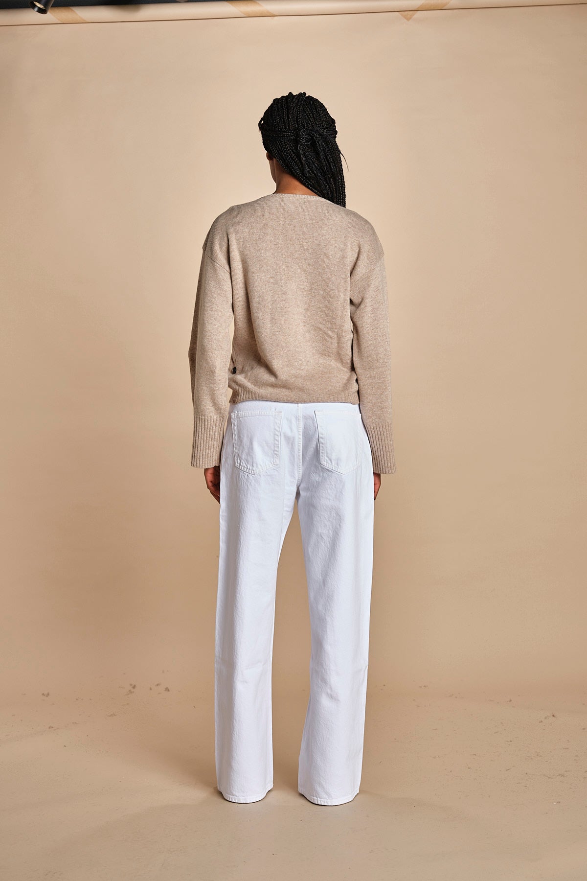maglia con scollo a v e manica a campana by milaura. D2500894 806 CUMINO milaura 