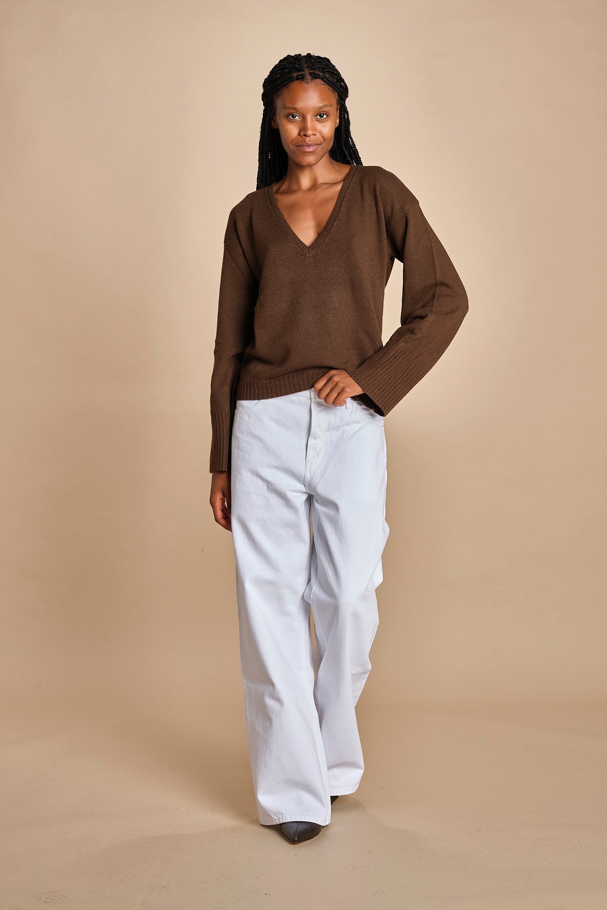 maglia con scollo a v e manica a campana by milaura. D2500894 811 MORO milaura 