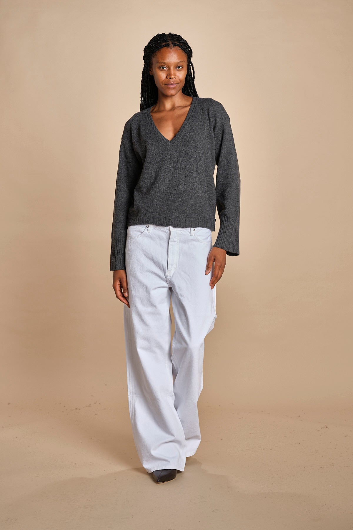 maglia con scollo a v e manica a campana by milaura. D2500894 871 GRIGIO milaura 