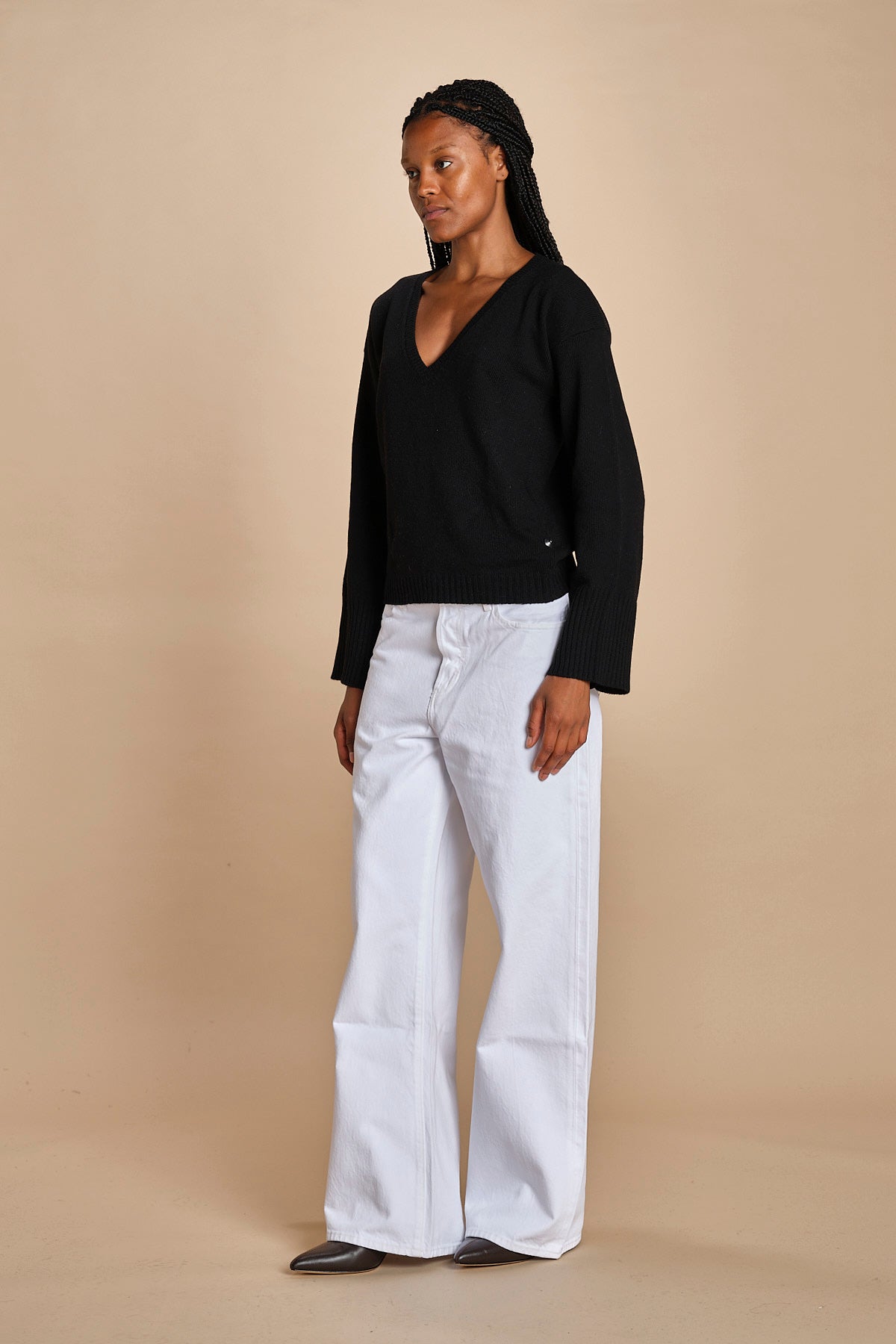 maglia con scollo a v e manica a campana by milaura. D2500894 872 NERO milaura 