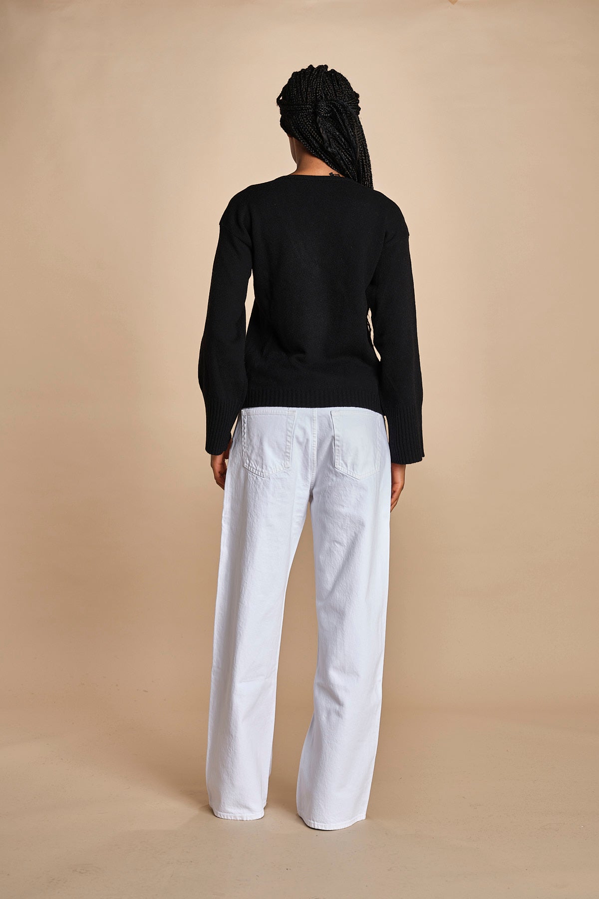 maglia con scollo a v e manica a campana by milaura. D2500894 872 NERO milaura 