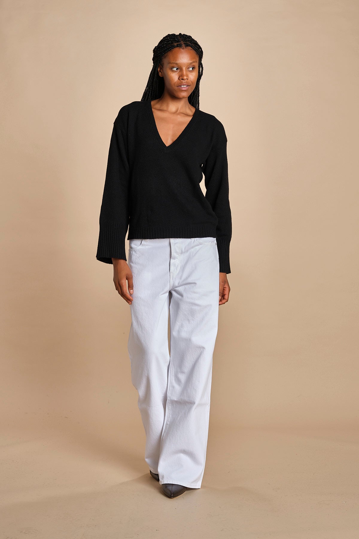 maglia con scollo a v e manica a campana by milaura. D2500894 872 NERO milaura 