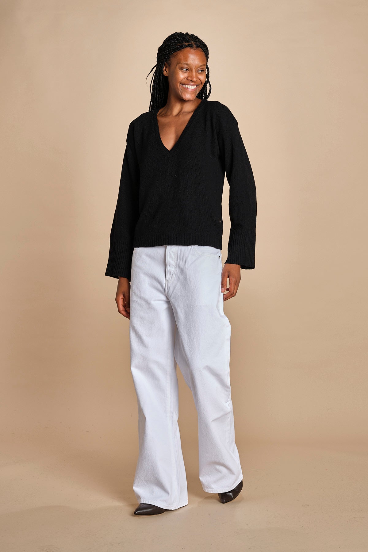 maglia con scollo a v e manica a campana by milaura. D2500894 872 NERO milaura 