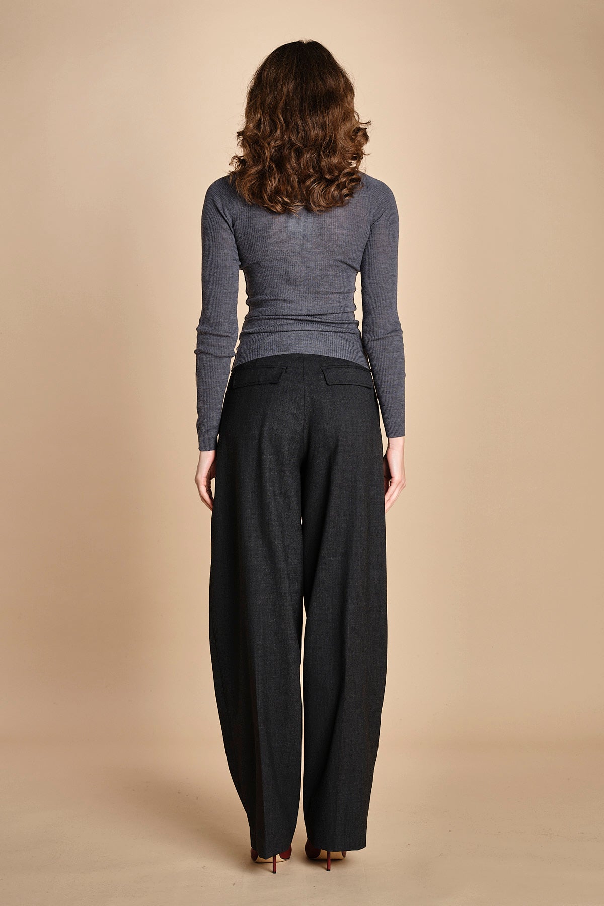 girocollo a costine manica luna in lana merino LAU30 E14038 GRIGIO SCURO milaura 