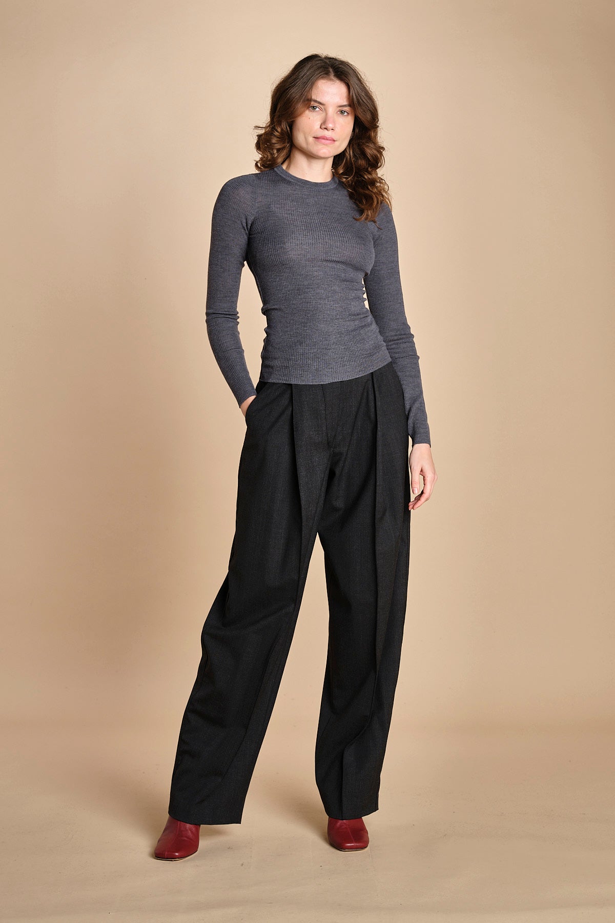 girocollo a costine manica luna in lana merino LAU30 E14038 GRIGIO SCURO milaura 