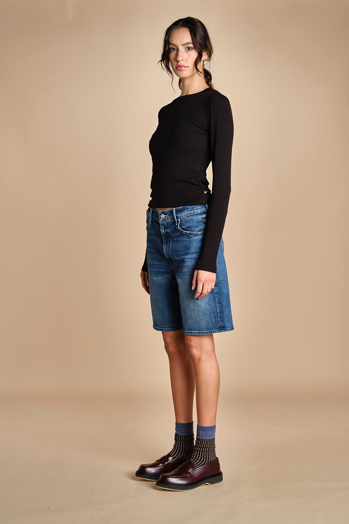 bermuda in denim 4862 THE UNDERCOVER BERMUDA SHORT 259 mother 