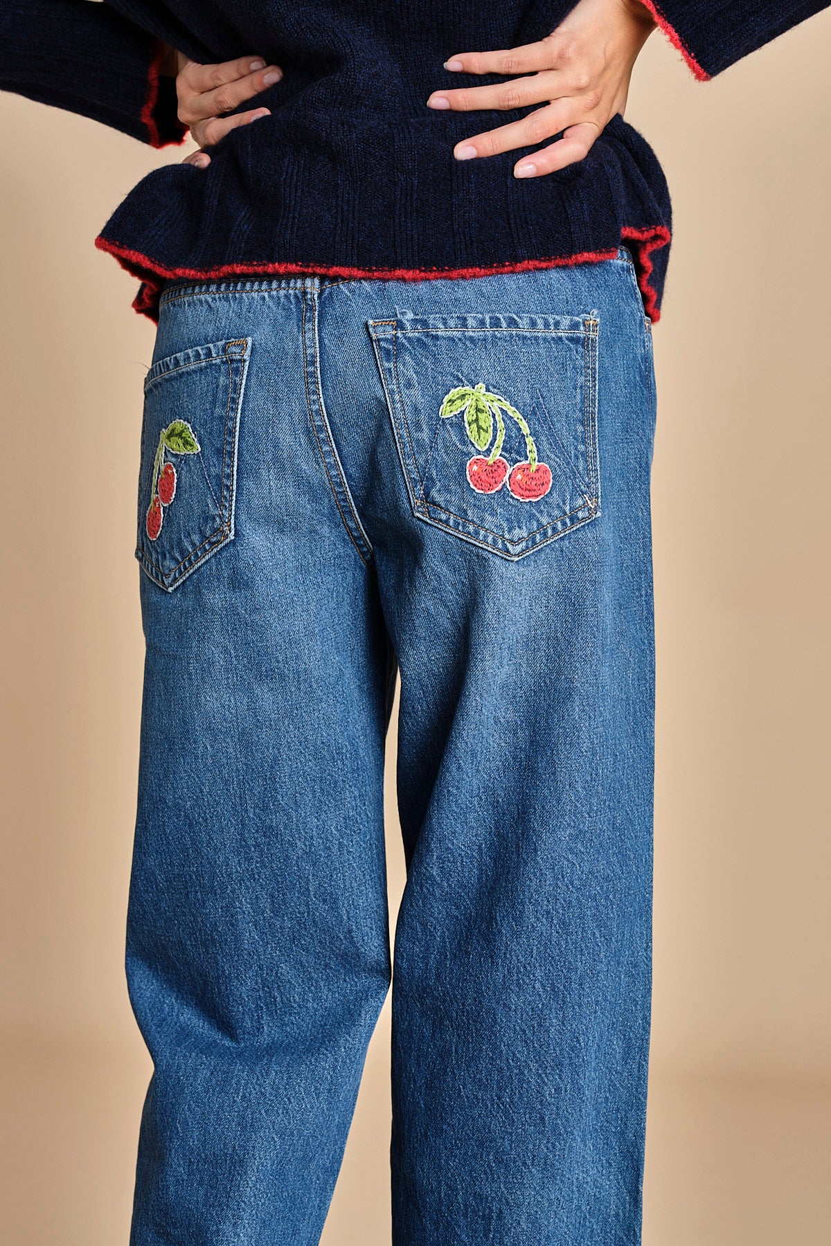 denim chiaro con ciliegie sul retro 11316 THE PIPE DREAM BUTTON SNEAK FRAY 1085 mother 