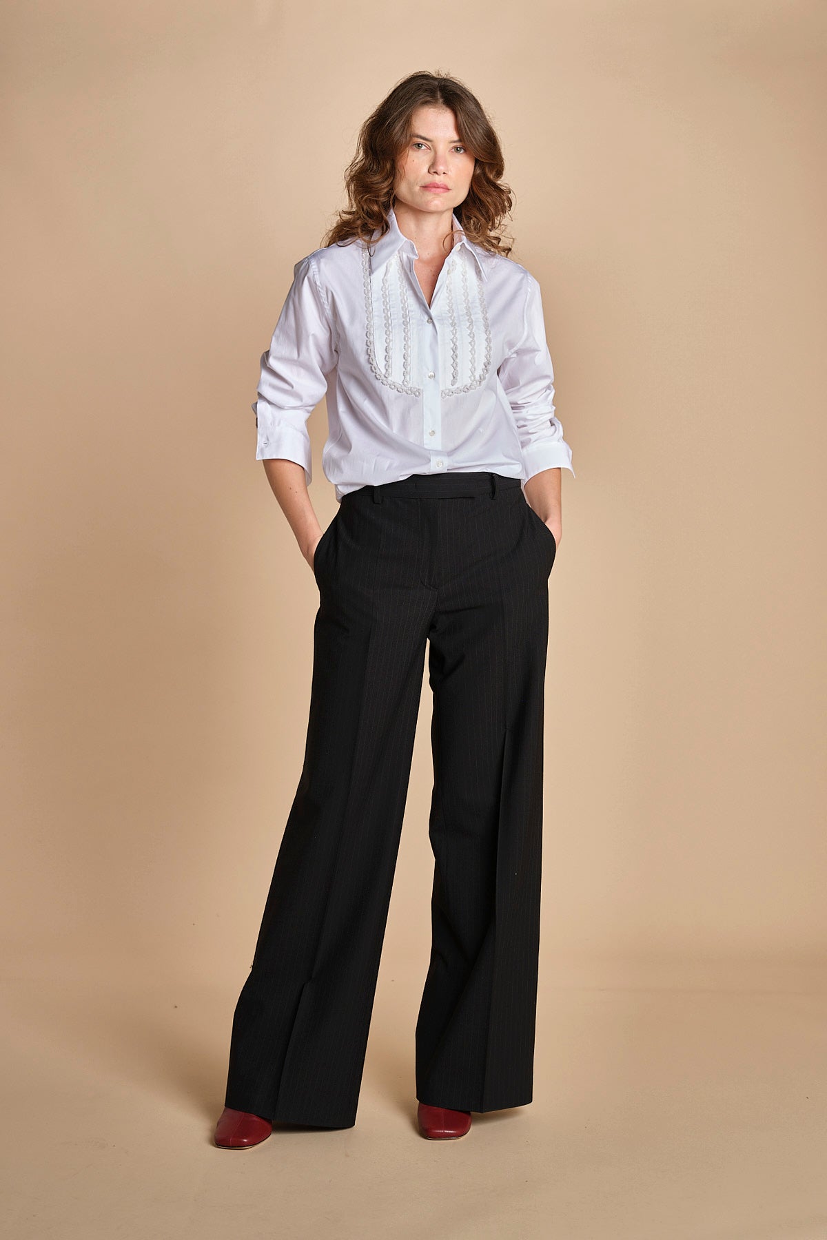 camicia con plastron di perline G023-0187-1101 BIANCO n21 