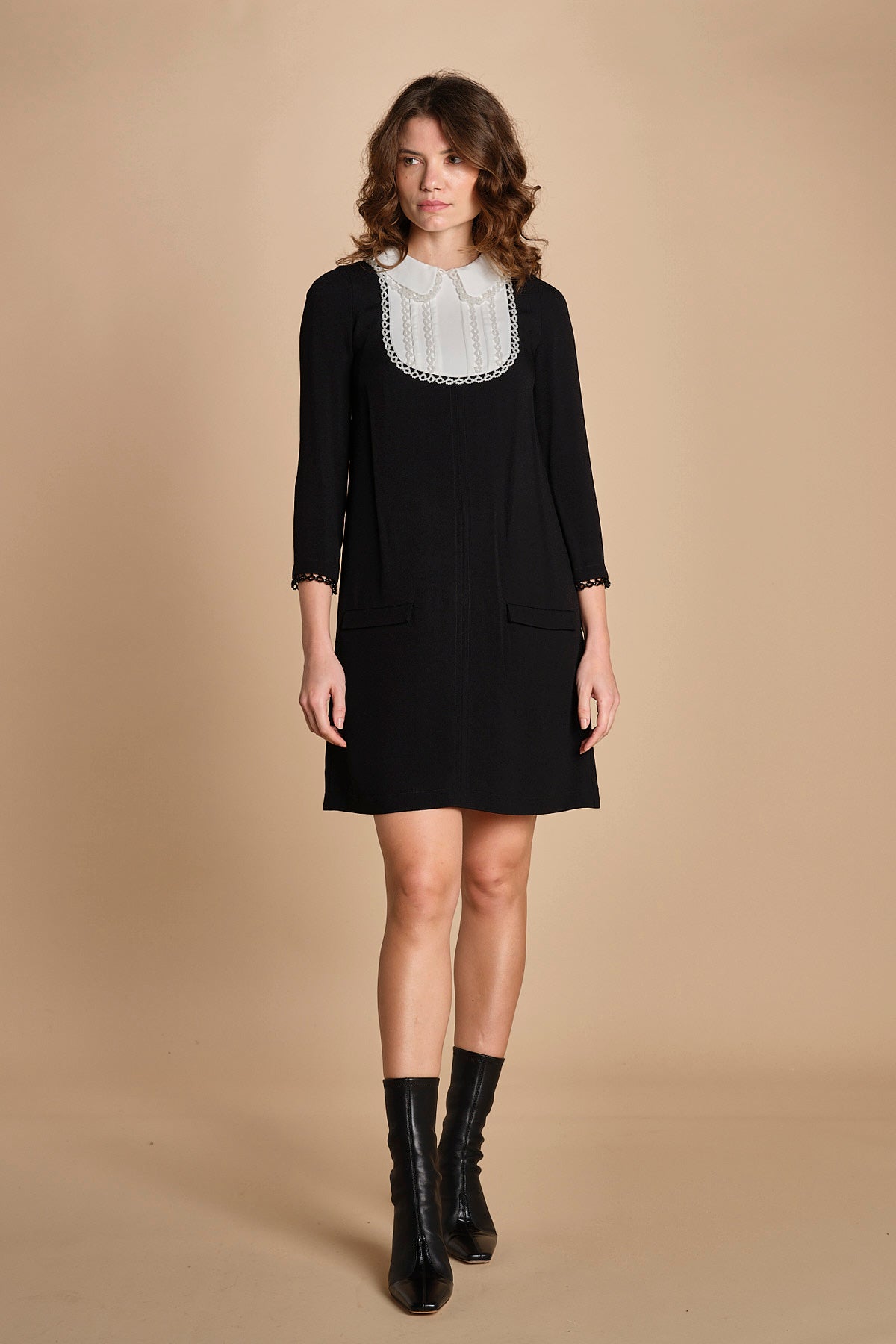 miniabito con plastron a contrasto H021-5075-9000 NERO n21 