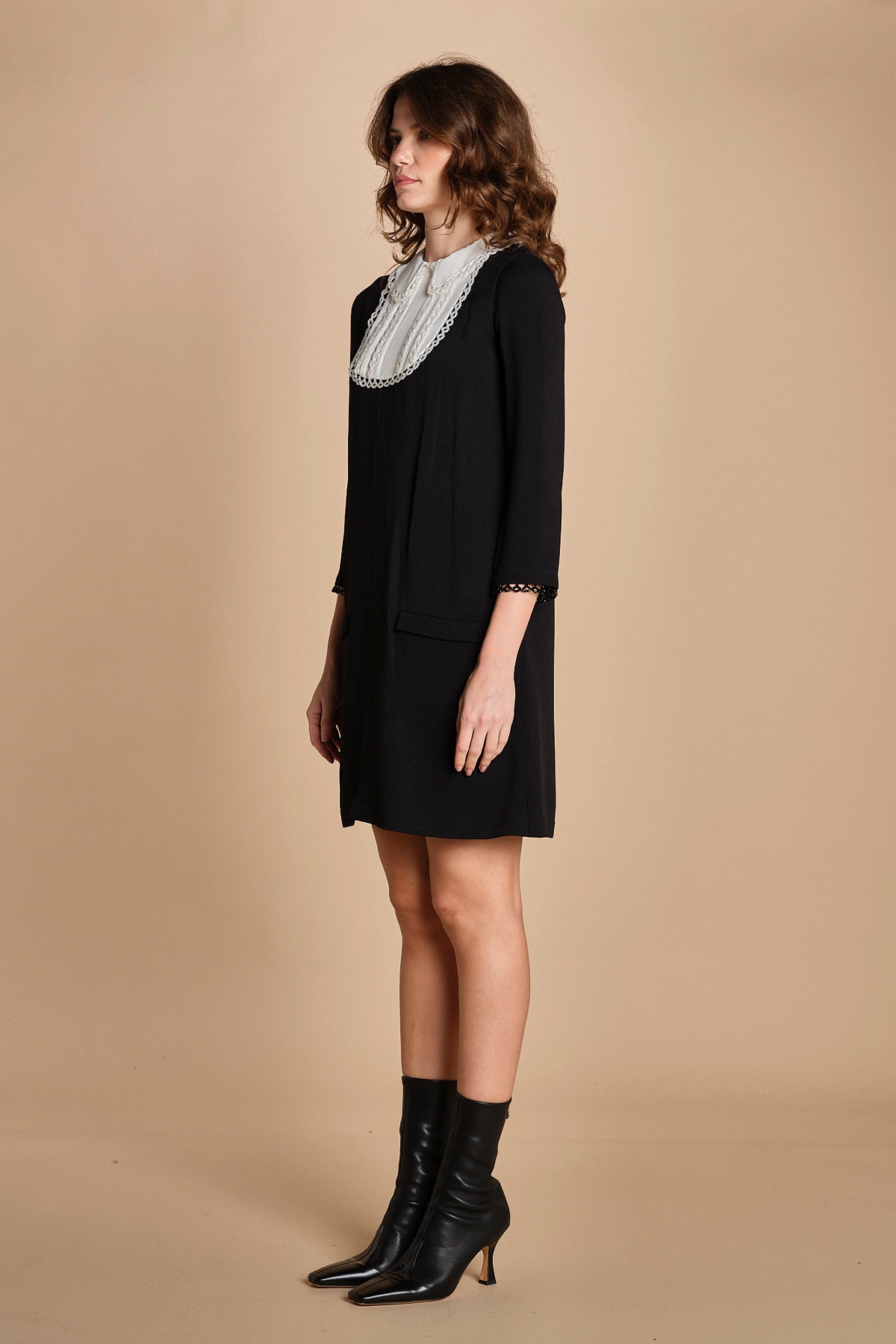 miniabito con plastron a contrasto H021-5075-9000 NERO n21 