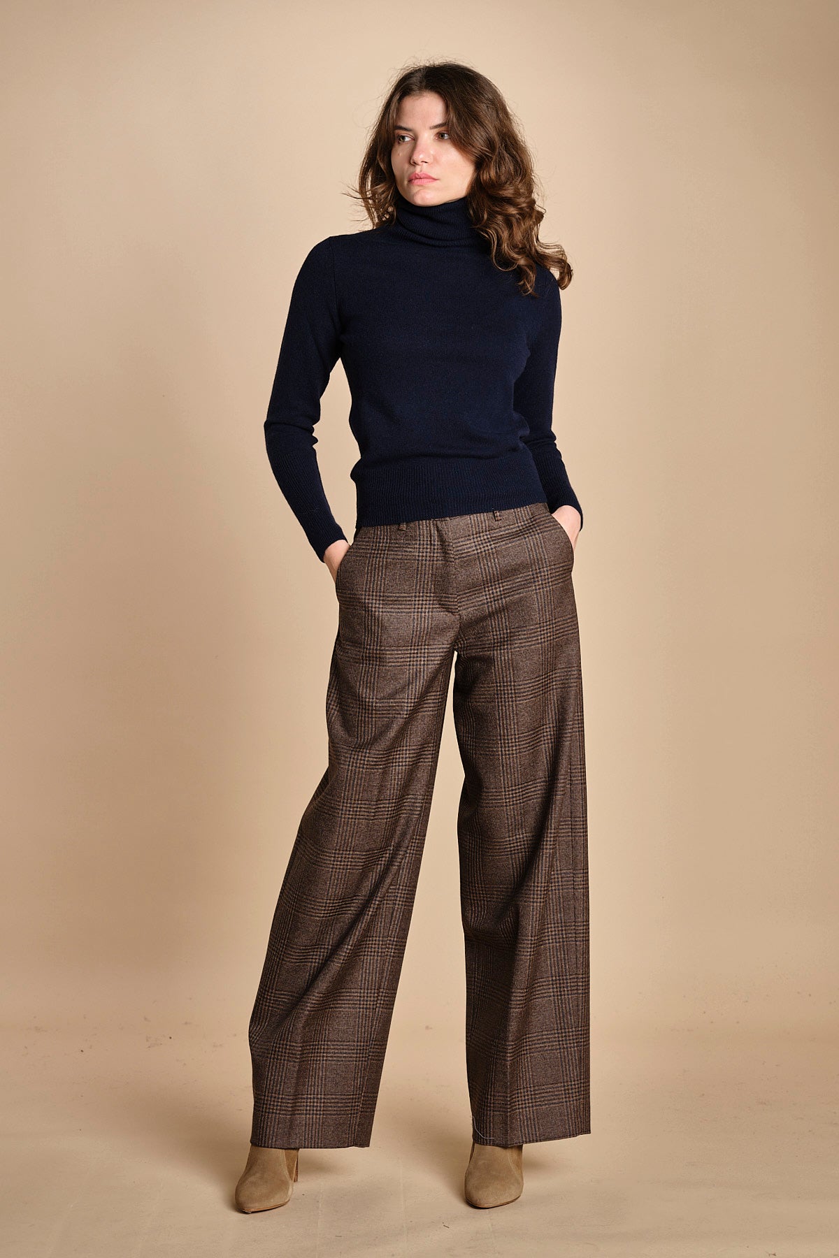 pantalone lungo chiuso fondo. NANCY NAN18 CHECK nine in the morning 
