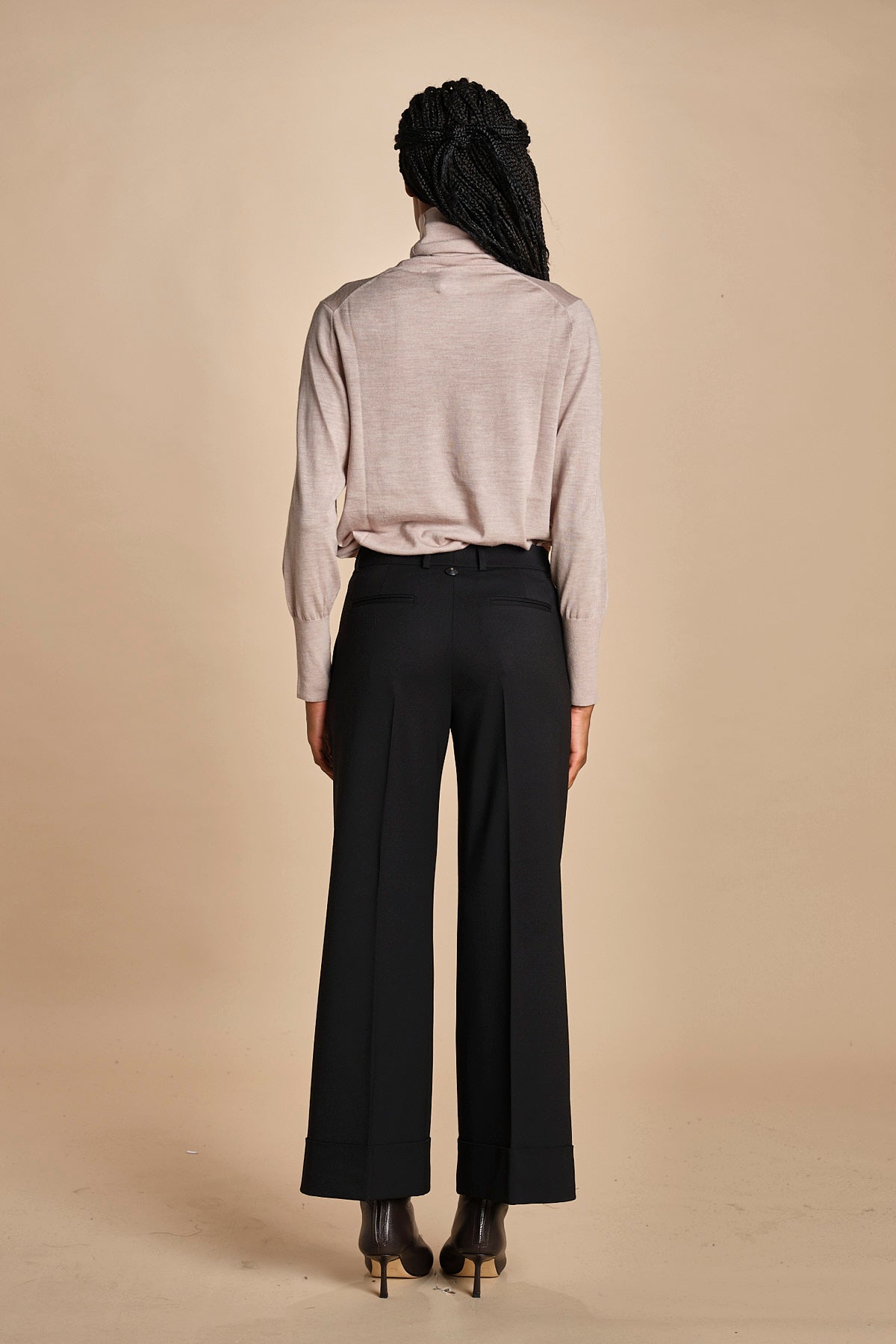MELODIA pantalone cropped con risvolto in gabardina MELODIA 652339 3 quelledue 