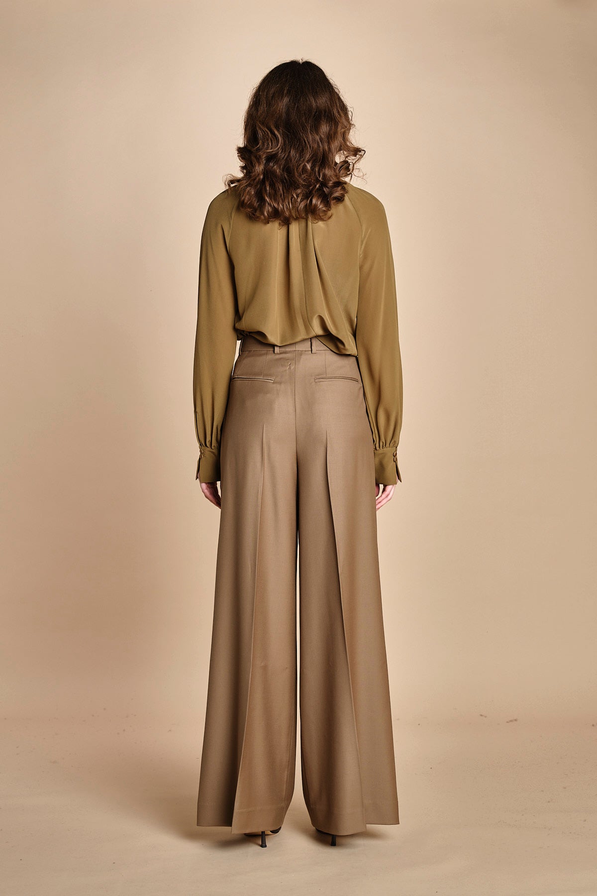 pantalone in batavia con tasca sul retro MONIQUE 689907 19 quelledue 