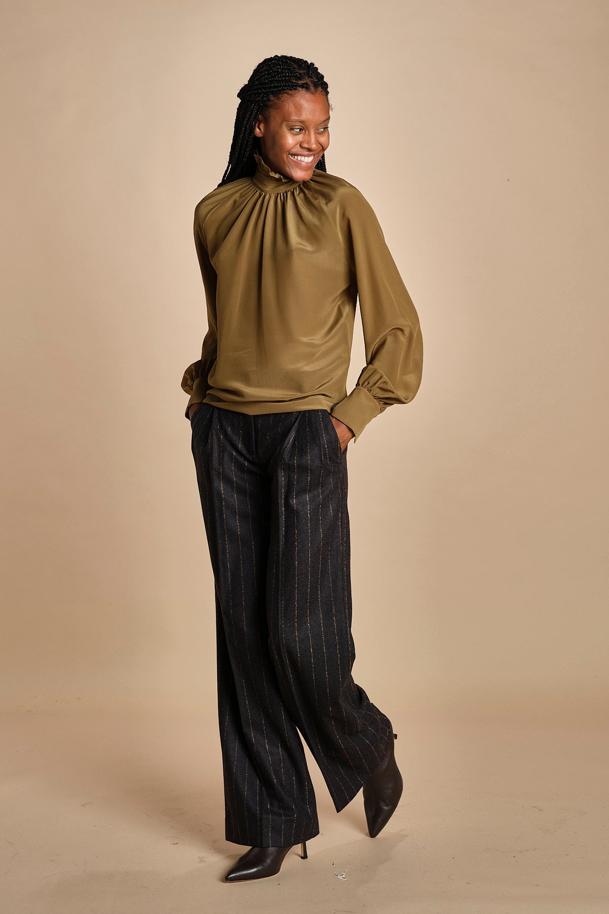 camicia collo alto in seta VITTORIA 22209712 19 quelledue 