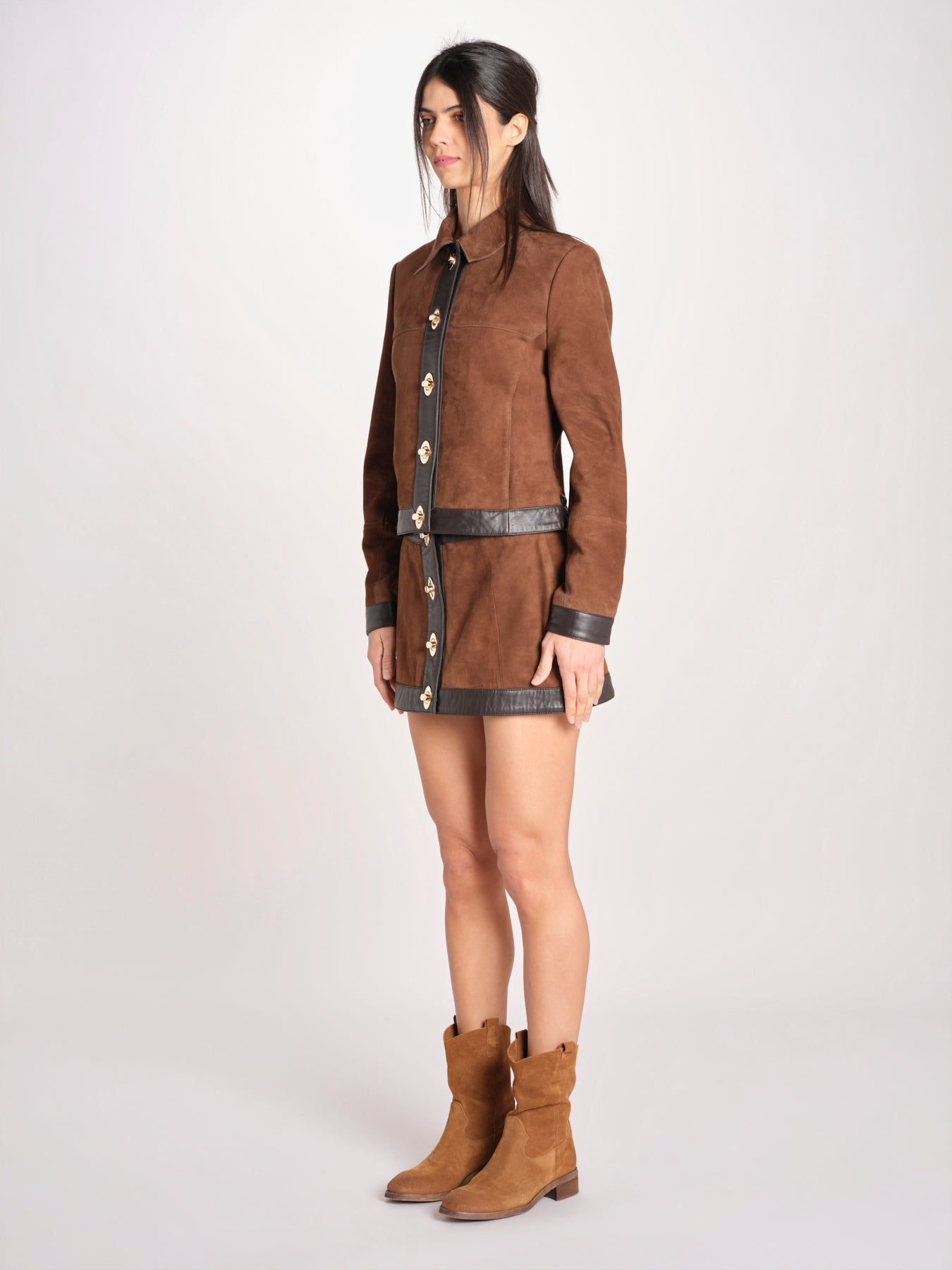 giacca in camoscio con chiusura in ottone 12093-19 TOBACCO retrofete 