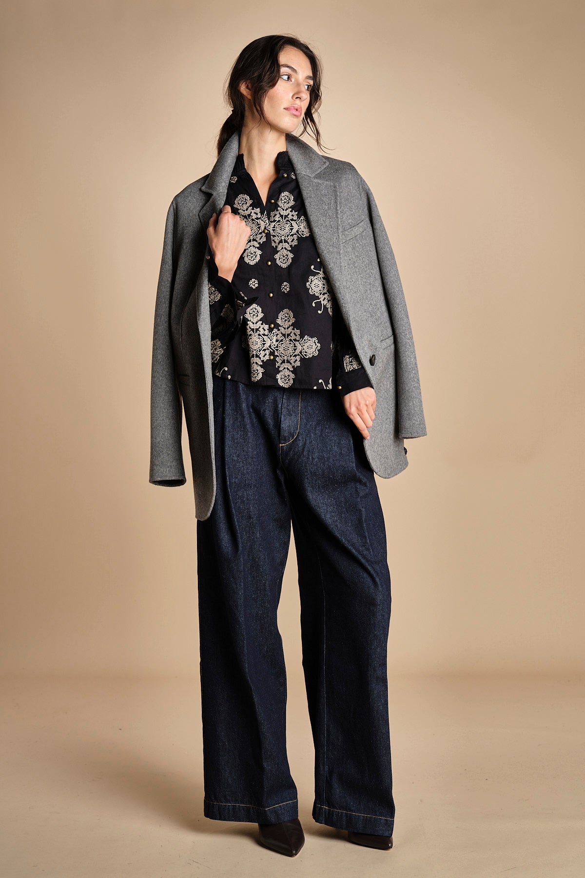 camicia con ricamo punto croce BOULEVARD TOP ONIX BLACK scarlett poppies 