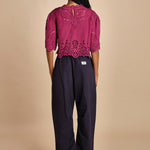 camicia girocollo con fiori intarsiati. LULA 016 JAM sea ny 