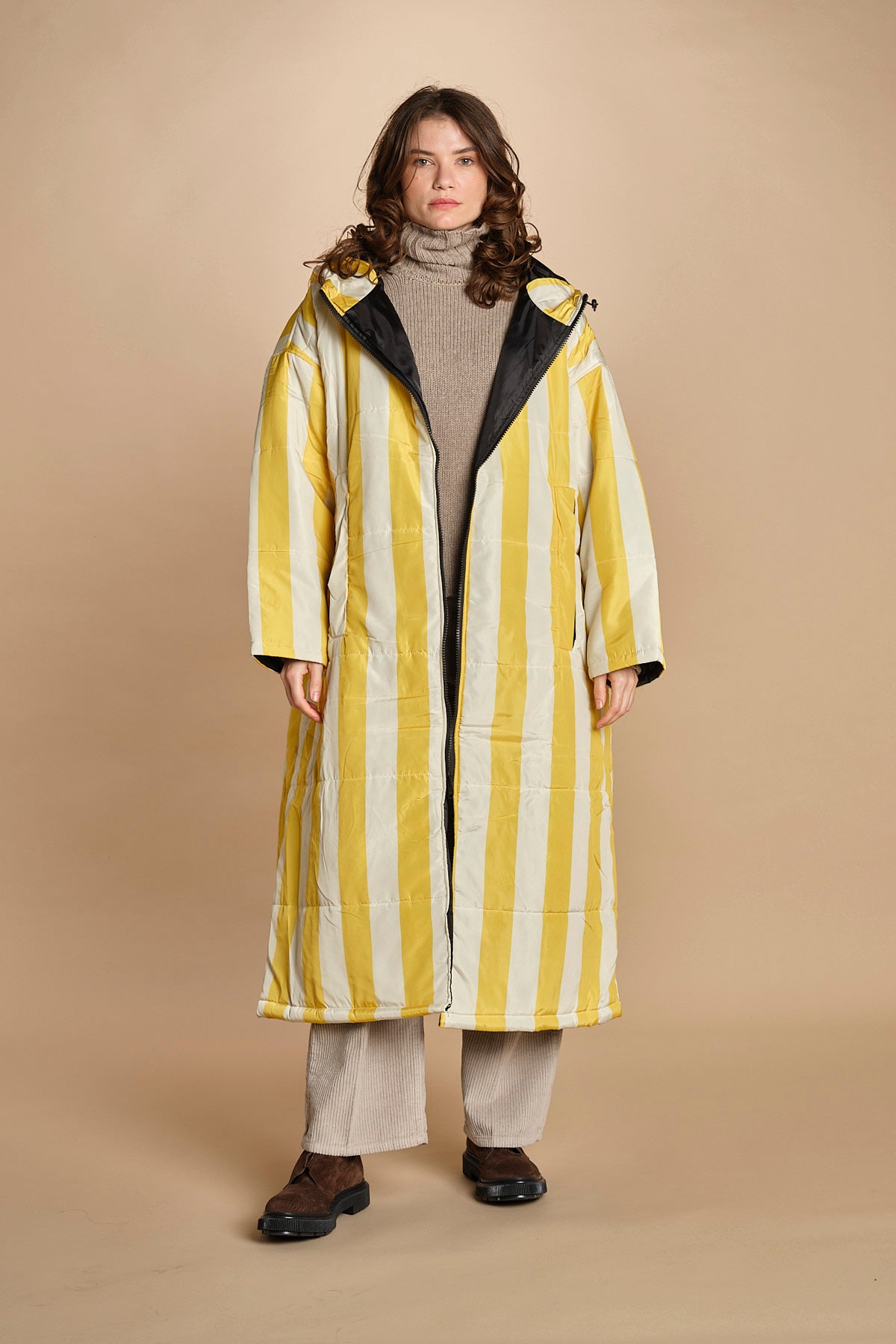 piumino lungo. 90110 MONACO RIGHE sittingsuit 