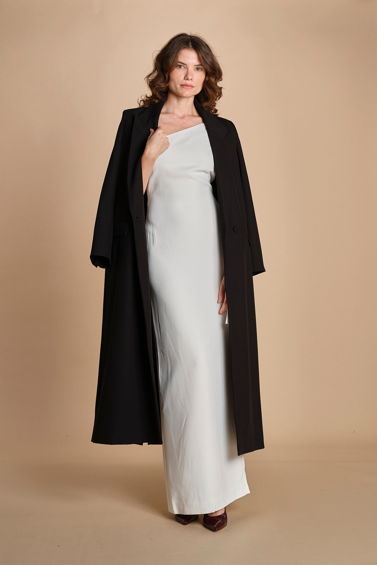 maxidress monospalla con manica a campana ALINA WHITE solace 