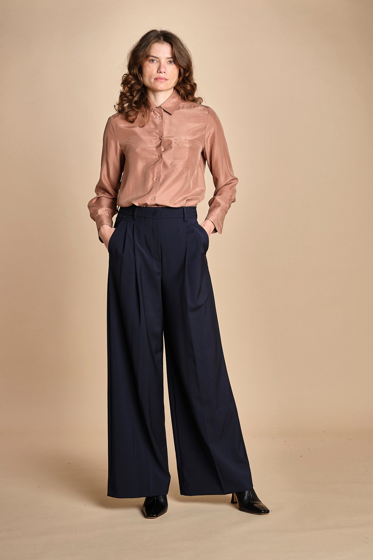 pantalone con pinces tela lana ADELFI 2525136072600 001 weekend maxmara 