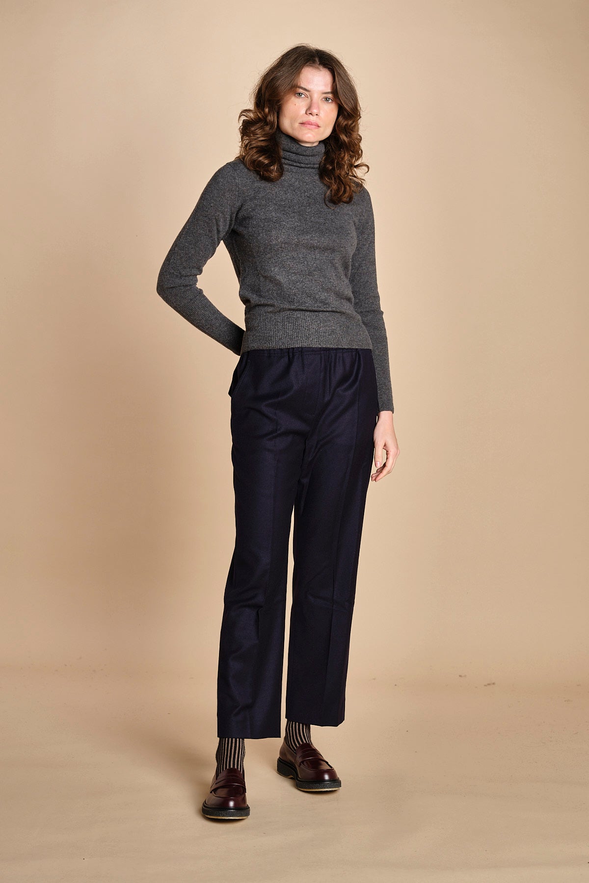 pantalone stretto con elastico HATELEY 2525136022600 028 weekend maxmara 