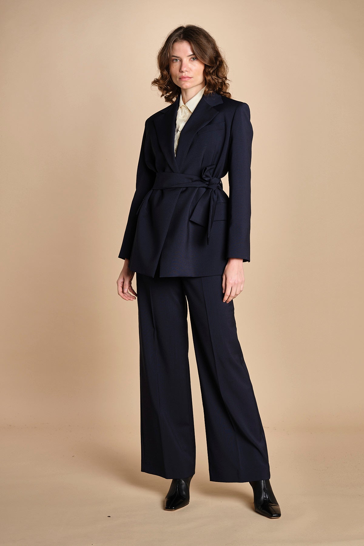 giacca in  fresco lana  con cintura TESO 2525046031600 001 weekend maxmara 