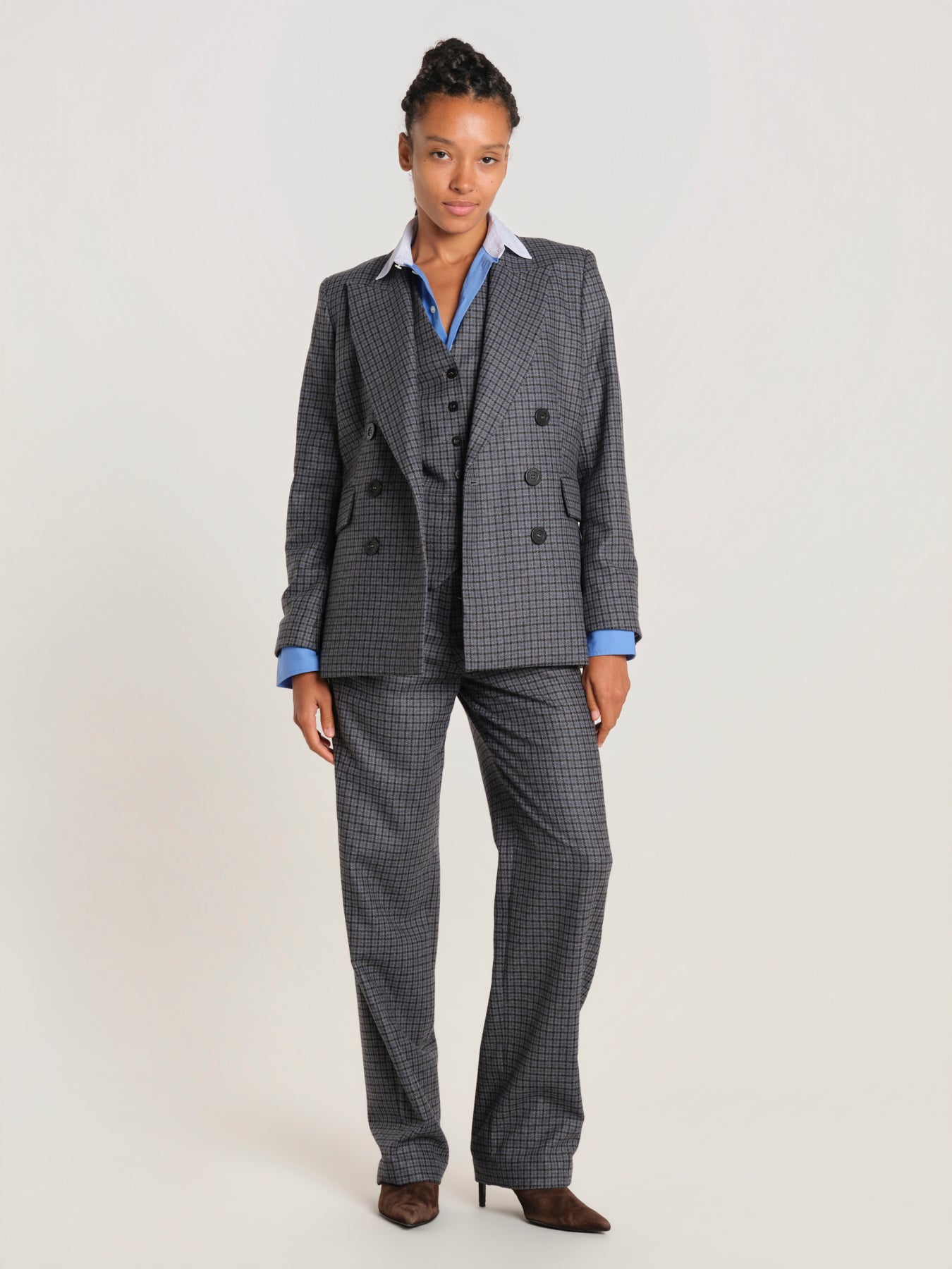  17T039CO 742 ines de la fressange 