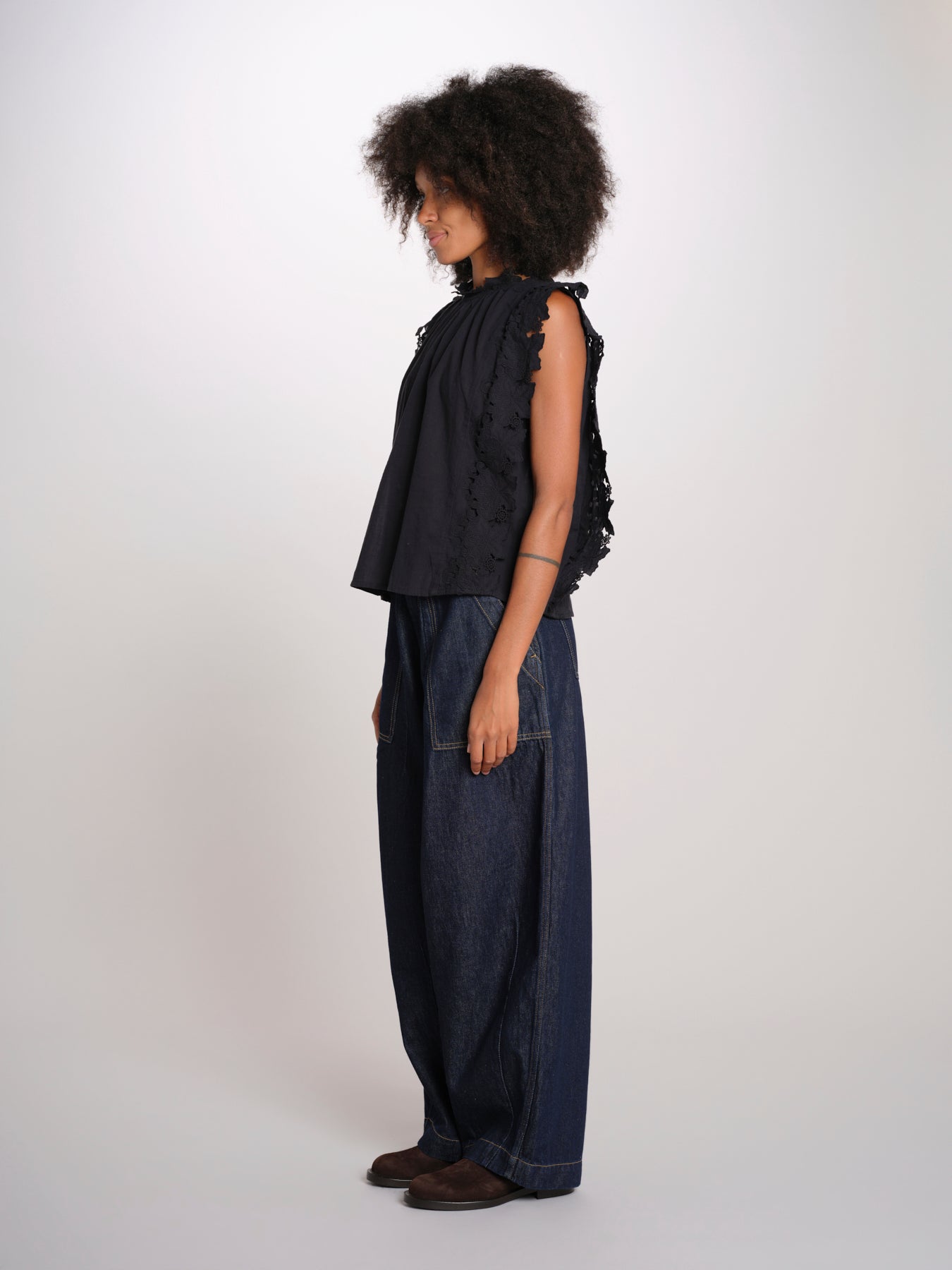 ELEANNORA top con foglie laserate PF26-018 BLACK sea ny 