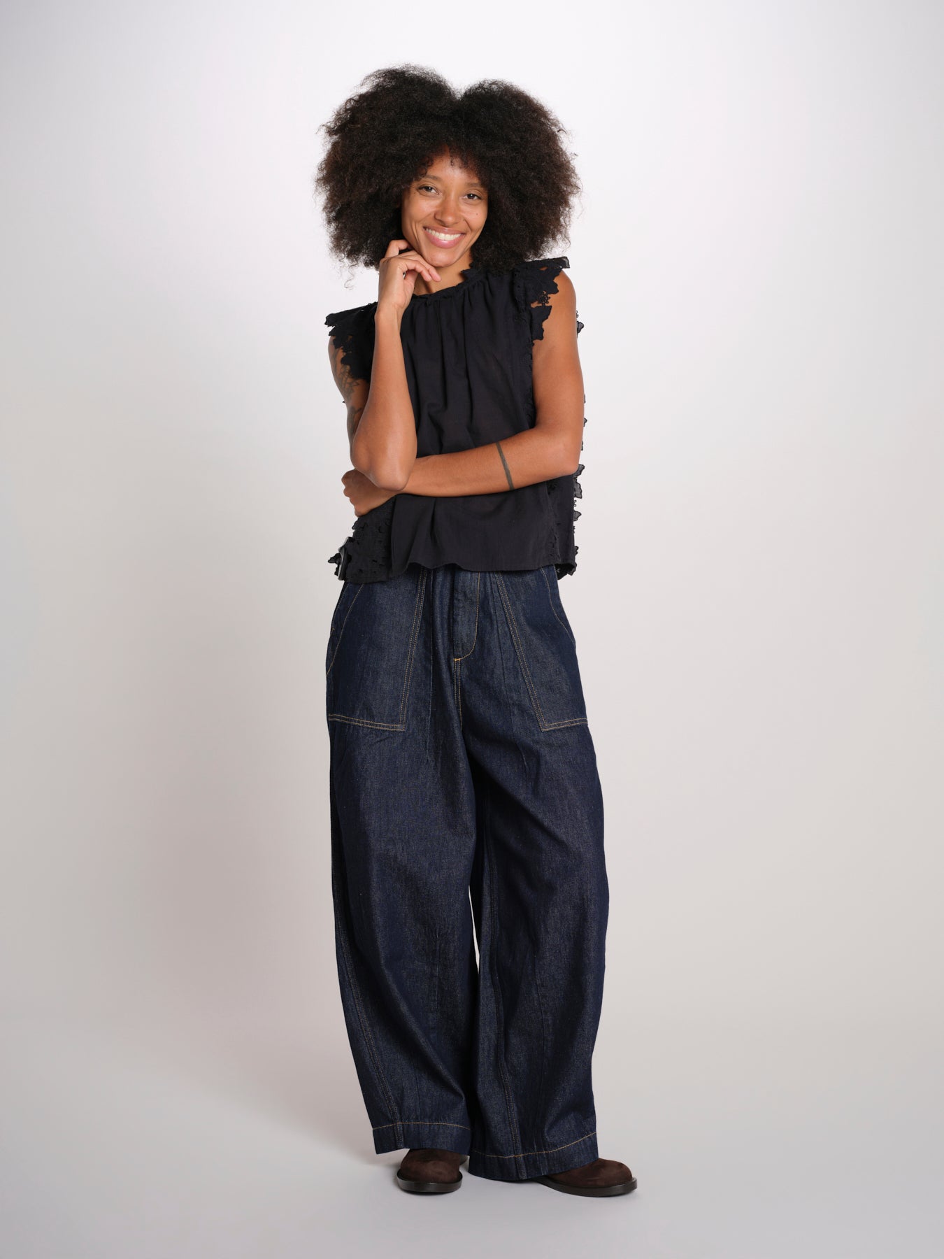 ELEANNORA top con foglie laserate PF26-018 BLACK sea ny 