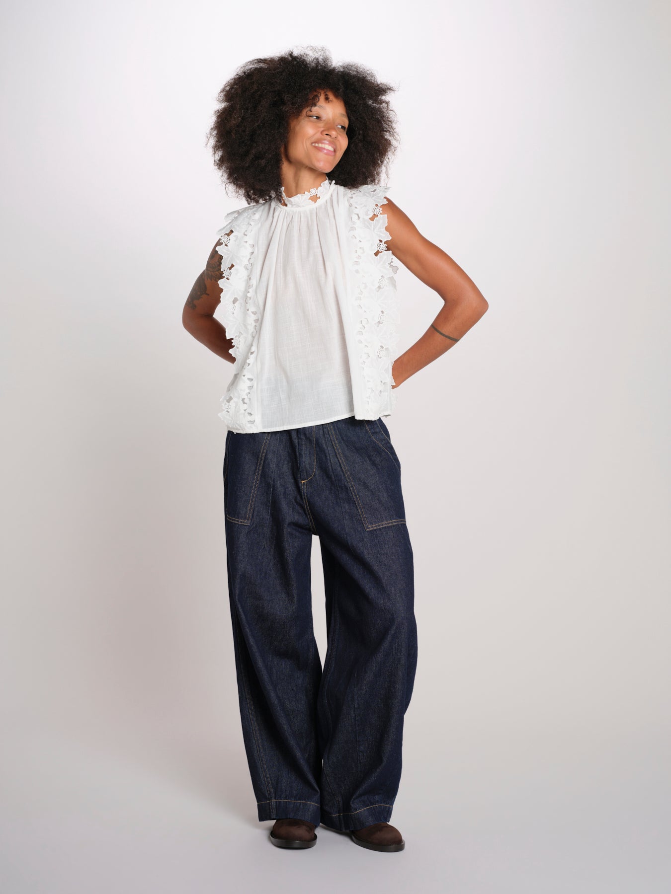 ELEANNORA top con foglie laserate PF26-018 WHITE sea ny 