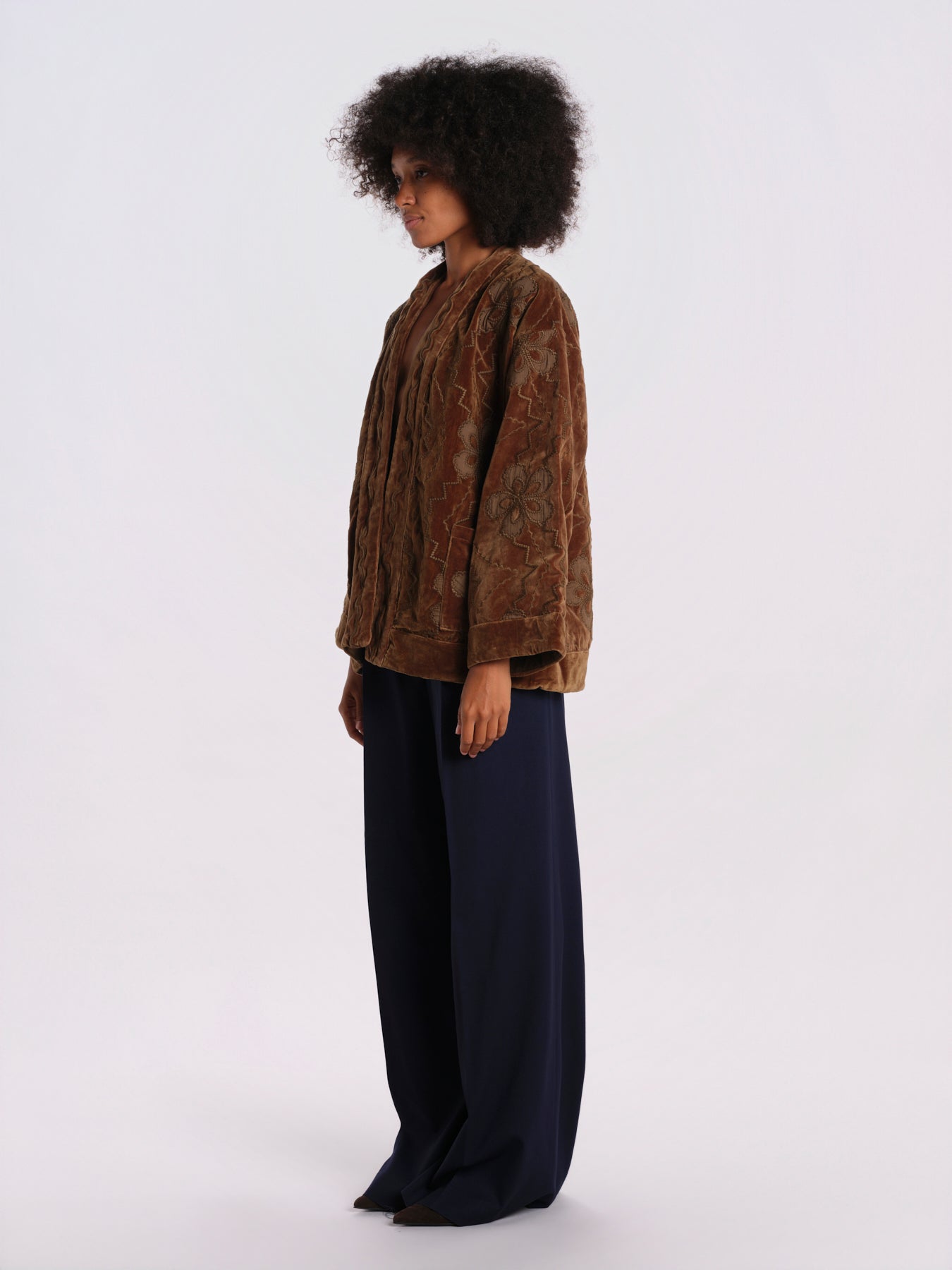 ISAAC giacca velluto ricamata FW26ISAKIM KHAKI v de vinster 