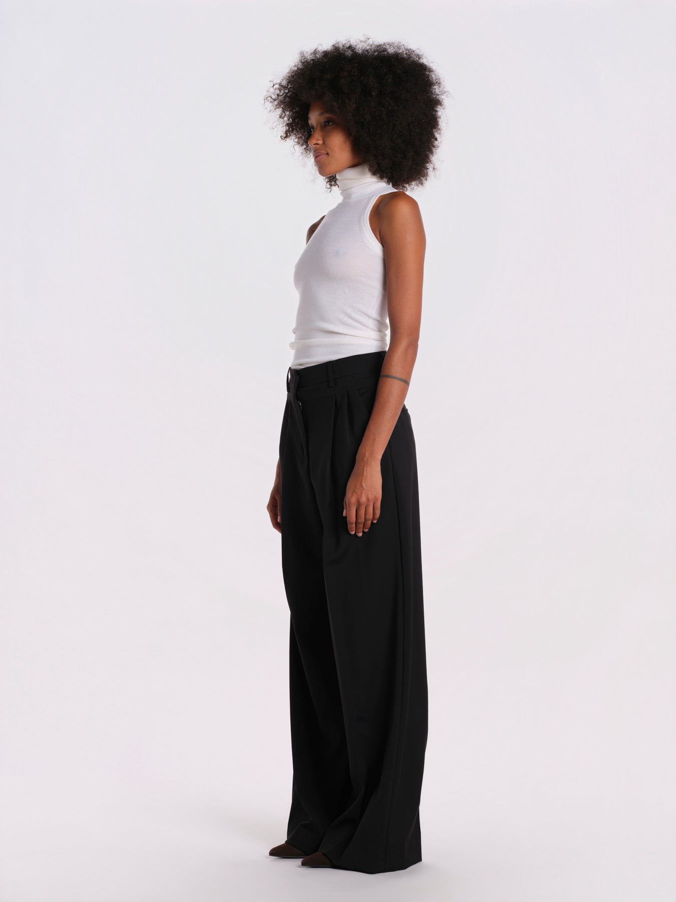 ADELFI pantalone doppia pences tela 2625136032600 002 weekend maxmara 