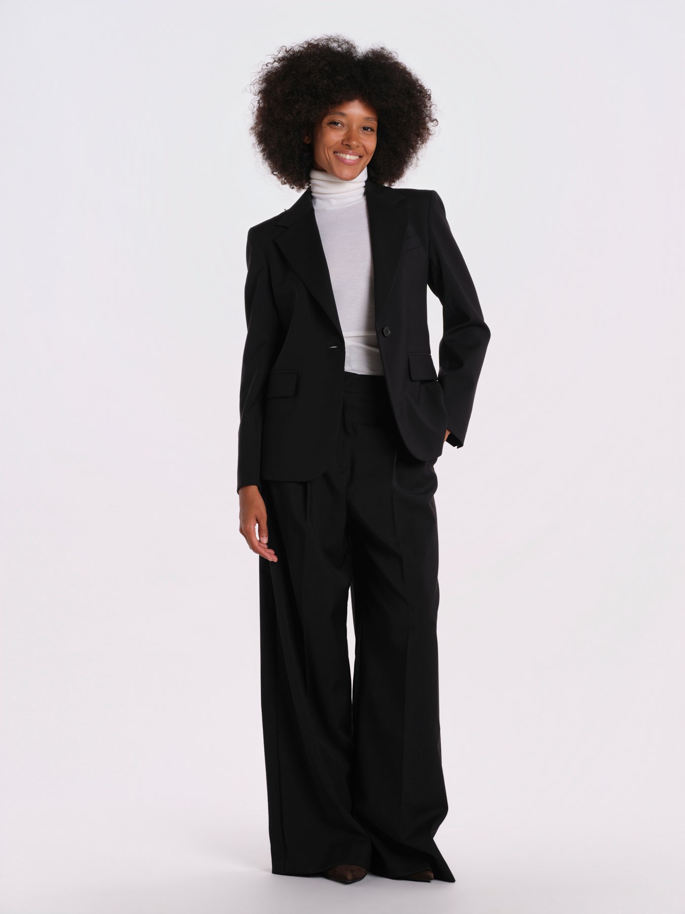 ADELFI pantalone doppia pences tela 2625136032600 002 weekend maxmara 