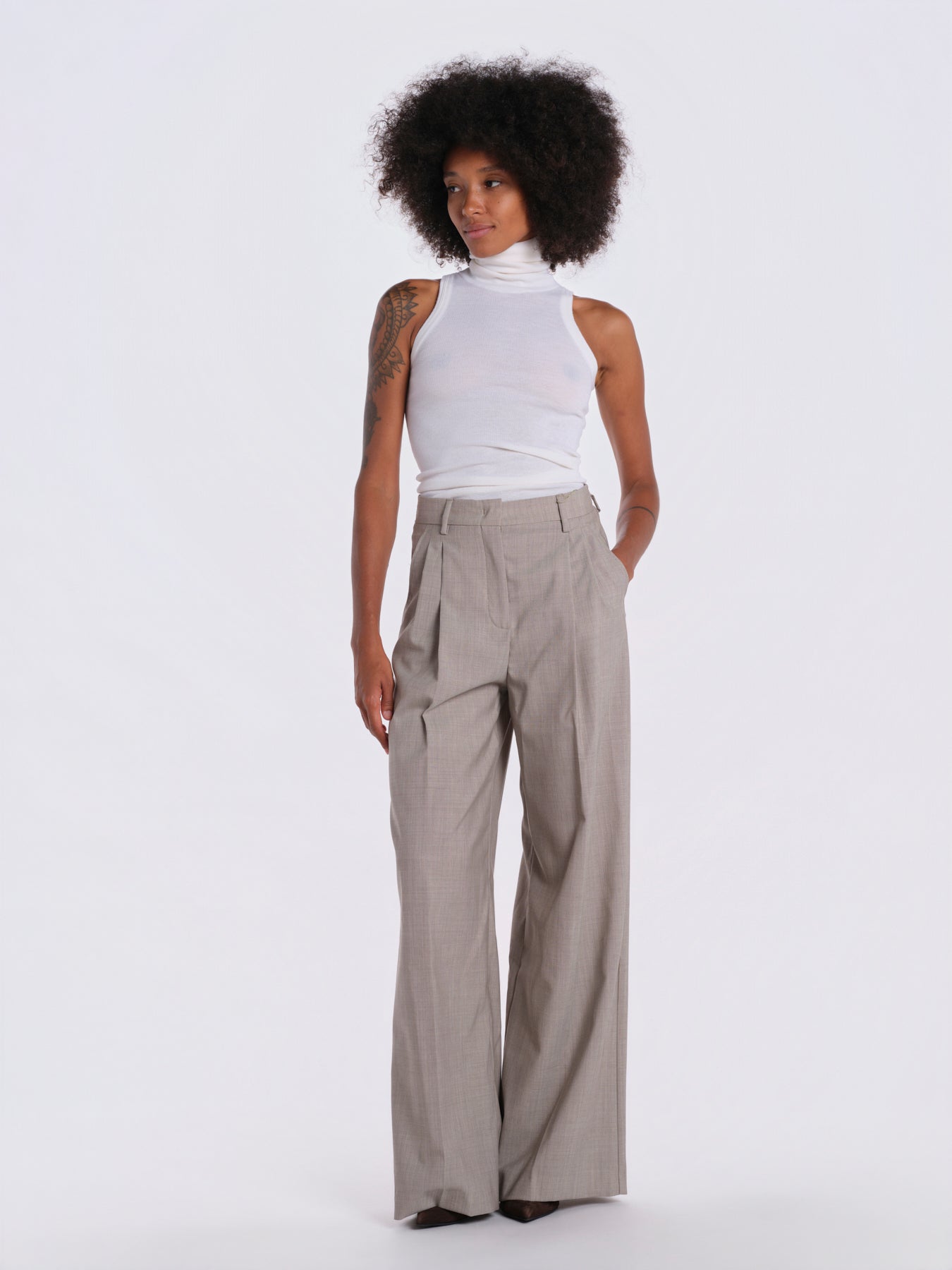 OVVIO pantalone con doppia pinces 2625136051600 001 weekend maxmara 