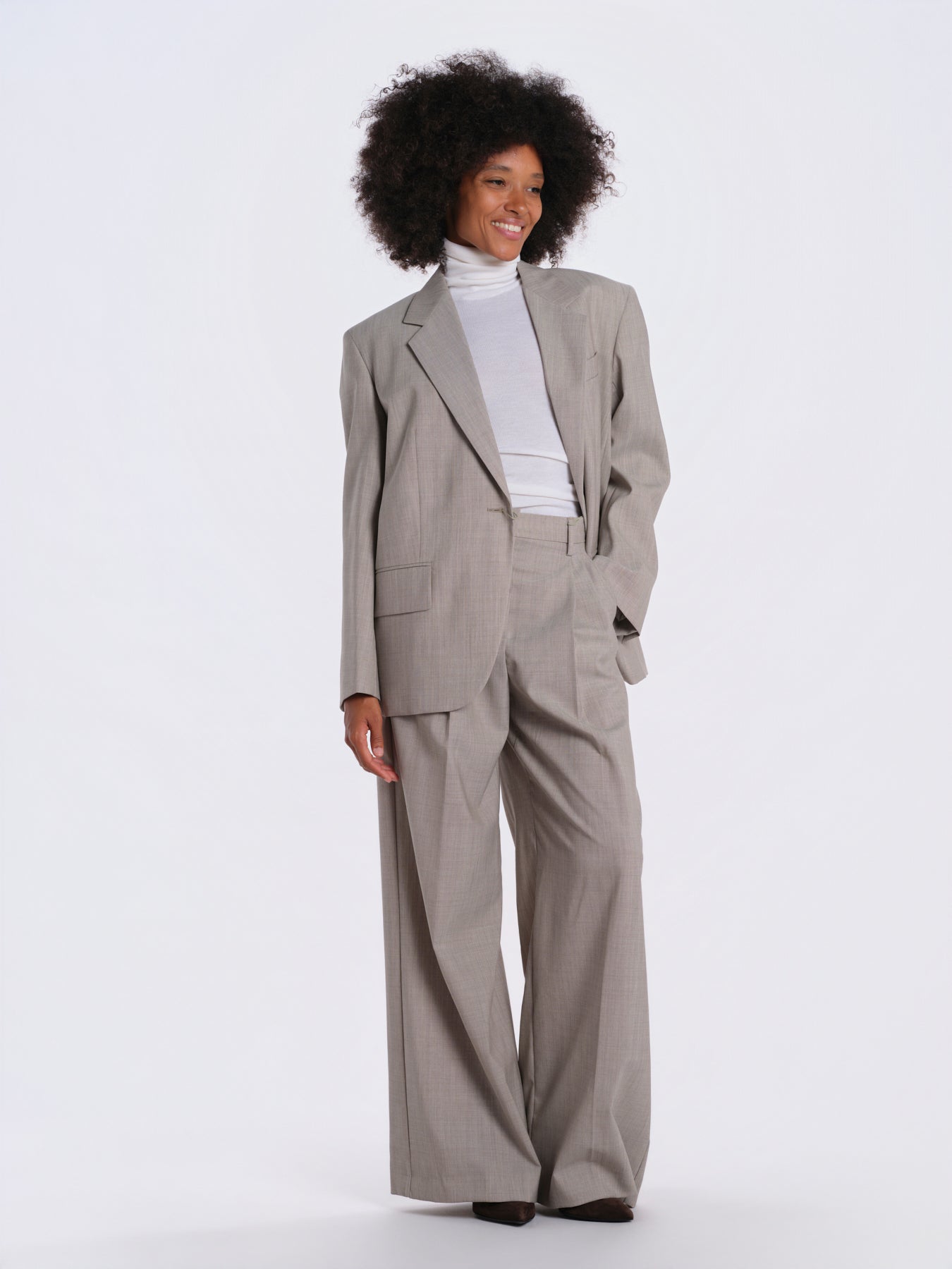 OVVIO pantalone con doppia pinces 2625136051600 001 weekend maxmara 