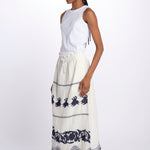 PAISLEY gonna con fiori applicati  by milaura. BE24974 NATURAL NAVY benaras soleil 