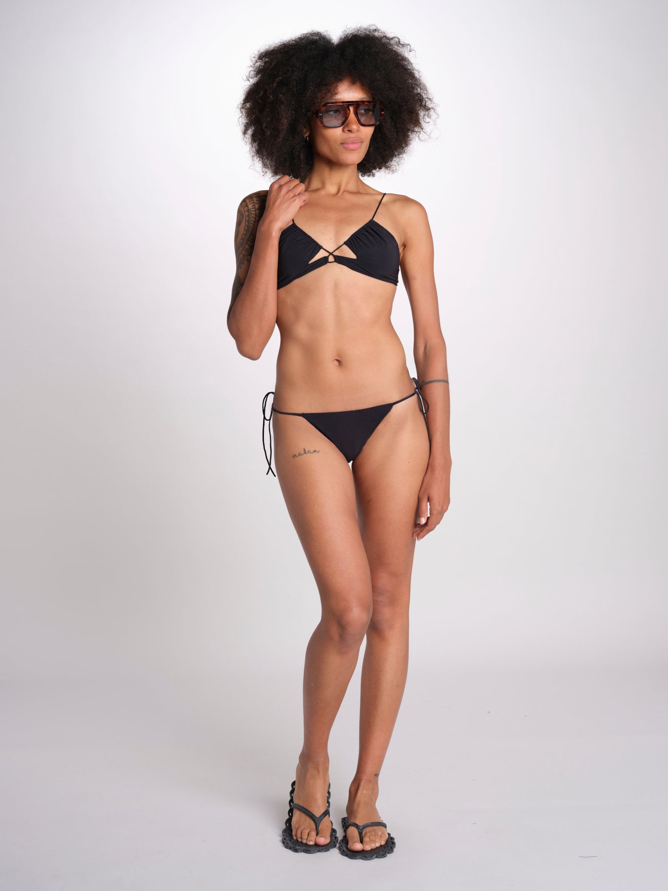 costume due pezzi con spalline sottili KAISS DEEP BLACK amazuìn 