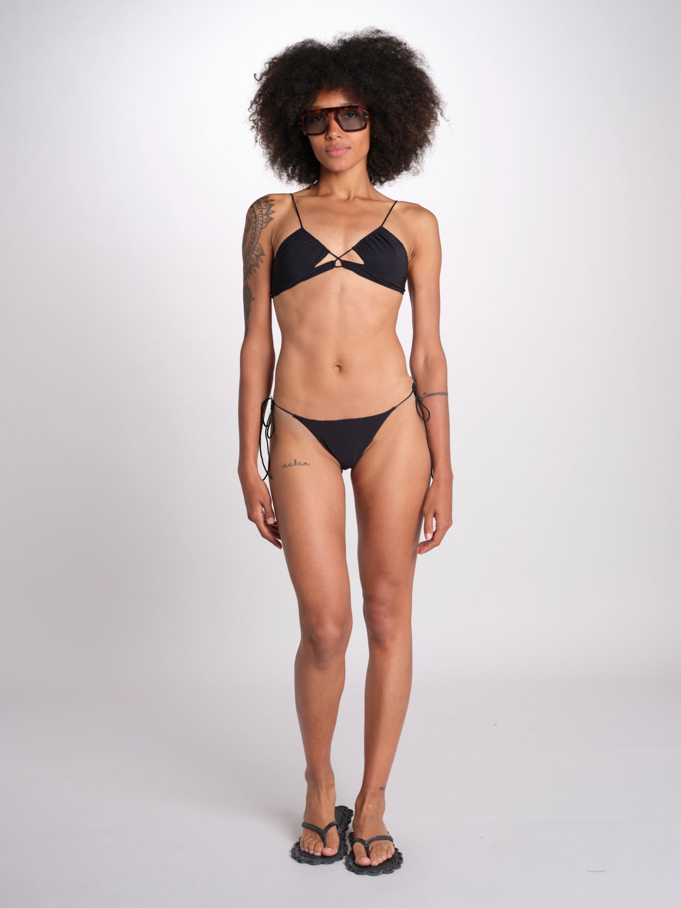 costume due pezzi con spalline sottili KAISS DEEP BLACK amazuìn 