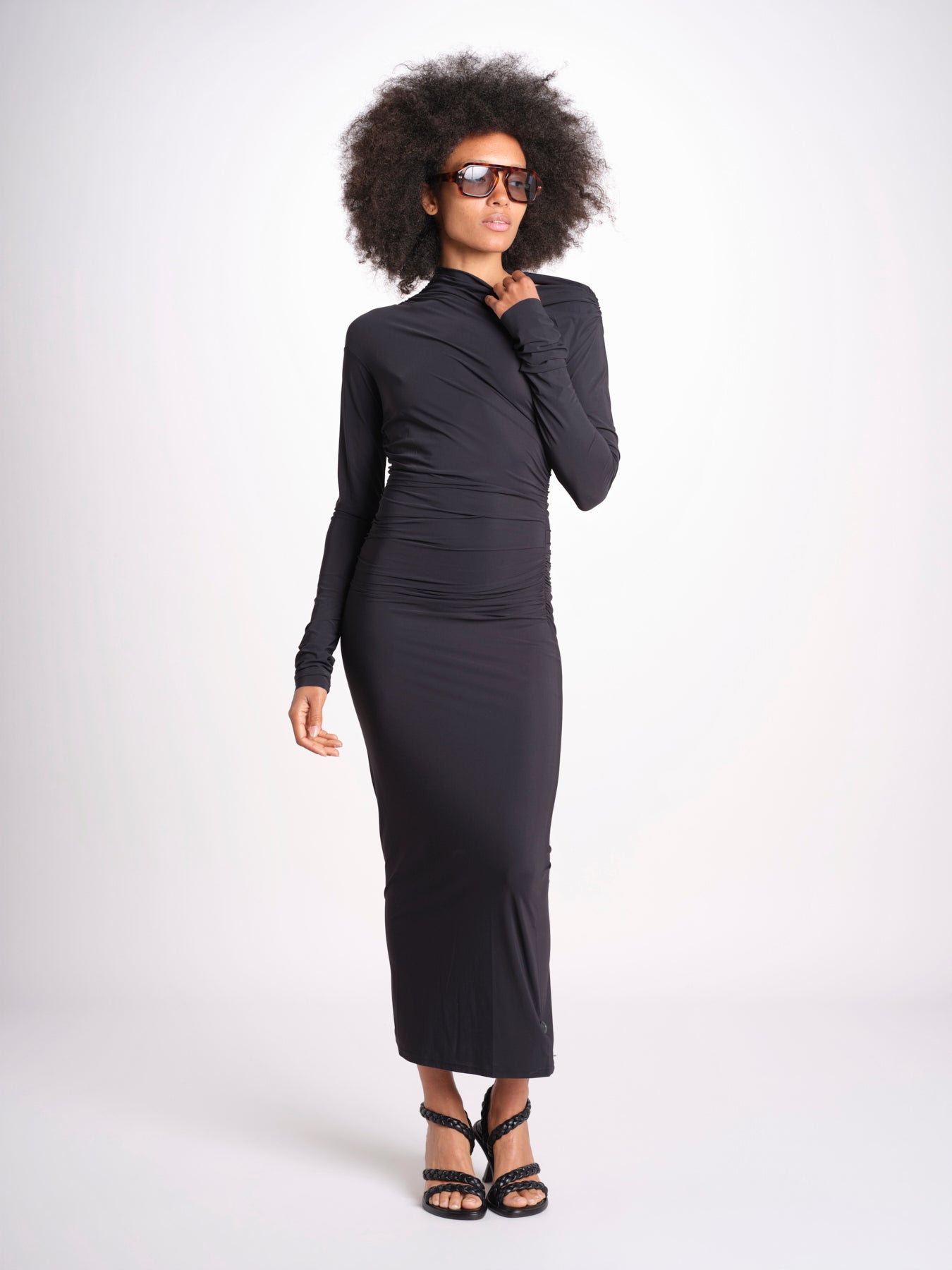 abito midi asimmetrico con manica lunga YARA DEEP BLACK amazuìn 