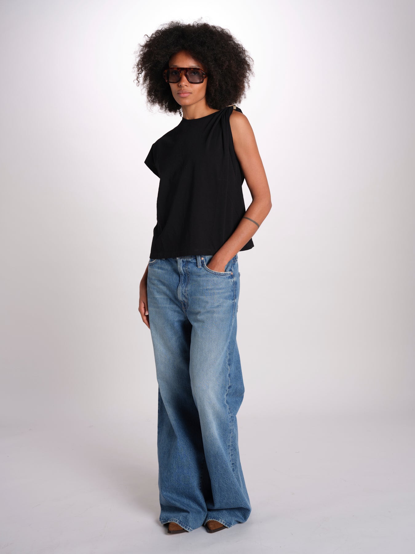t-shirt asimmetrica ALLIA NOIR ba&sh 