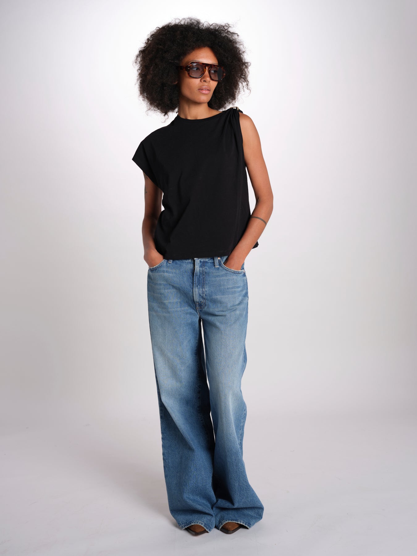 t-shirt asimmetrica ALLIA NOIR ba&sh 