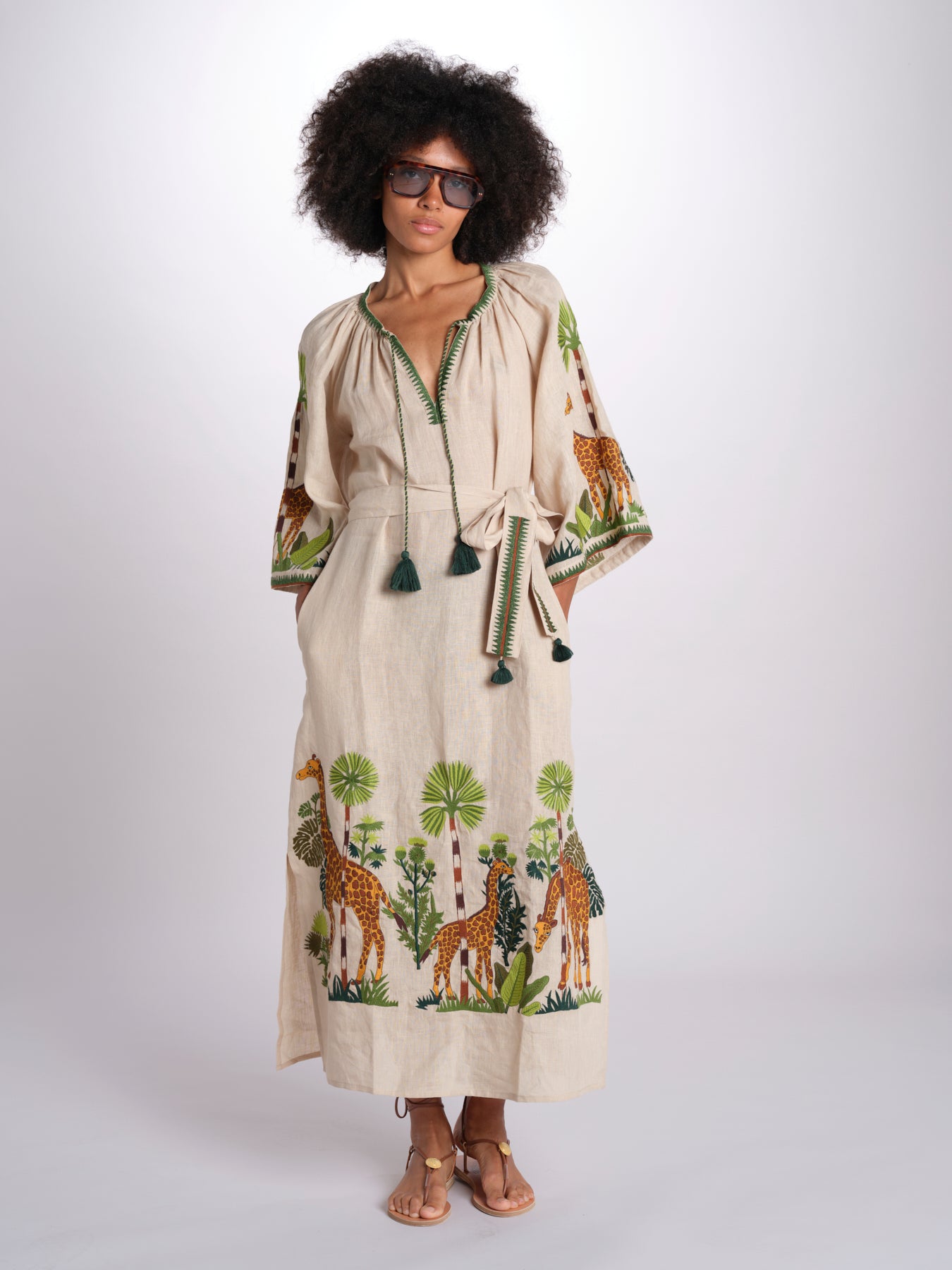caftano lungo con giraffe ricamate BE24868 BEIGE MULTI benaras soleil 
