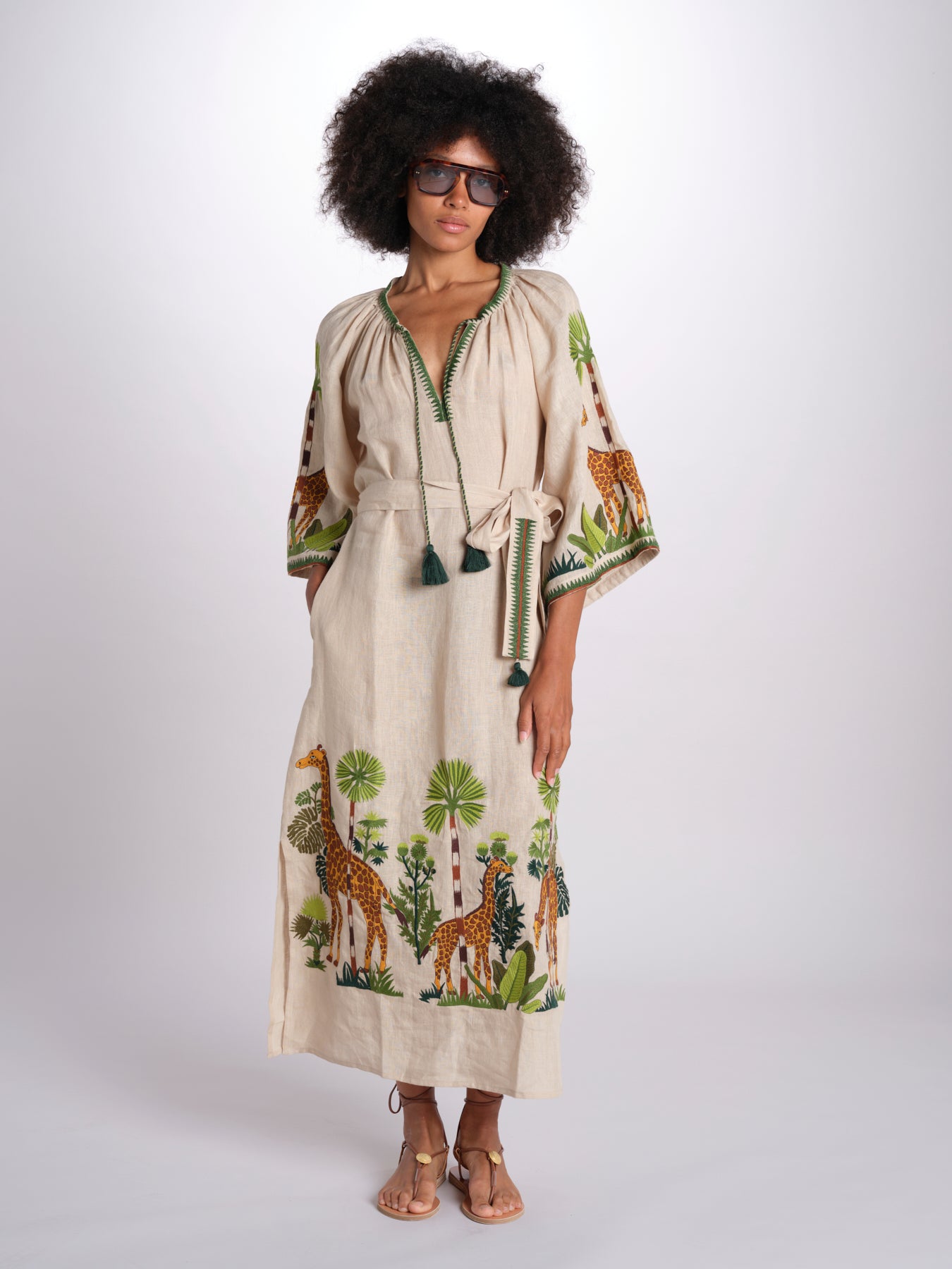 caftano lungo con giraffe ricamate BE24868 BEIGE MULTI benaras soleil 
