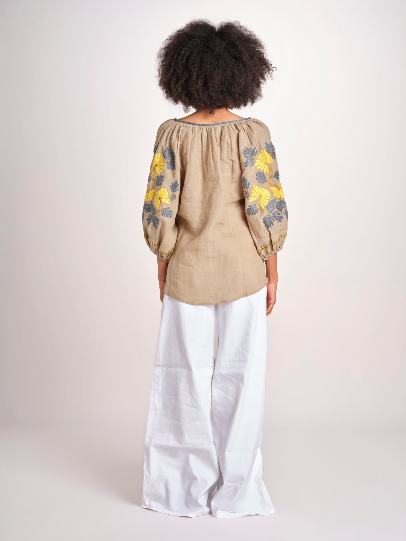 tunica ricamo fiorni BE25308 SAGE GREEN YELLO benaras soleil 