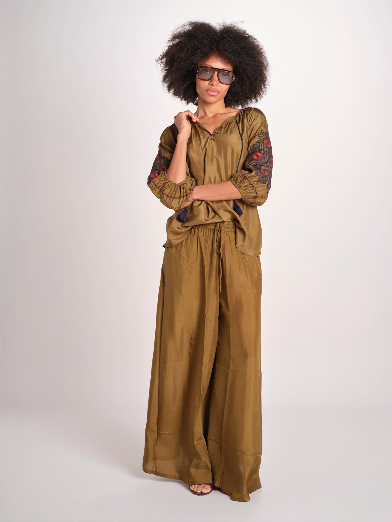 camicia in seta ricamo fiori BE25407 KHAKI BLU benaras soleil 