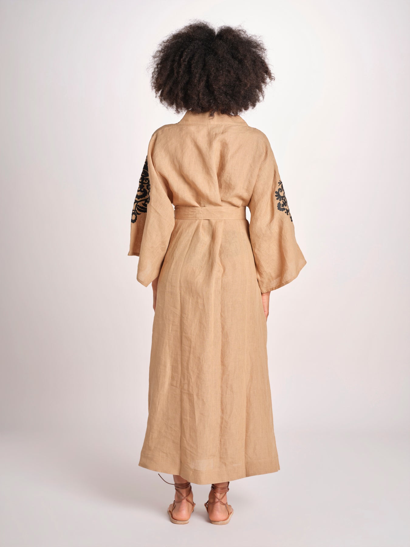 caftano lungo con ricami BE 25244 BEIGE BLACK benaras soleil 