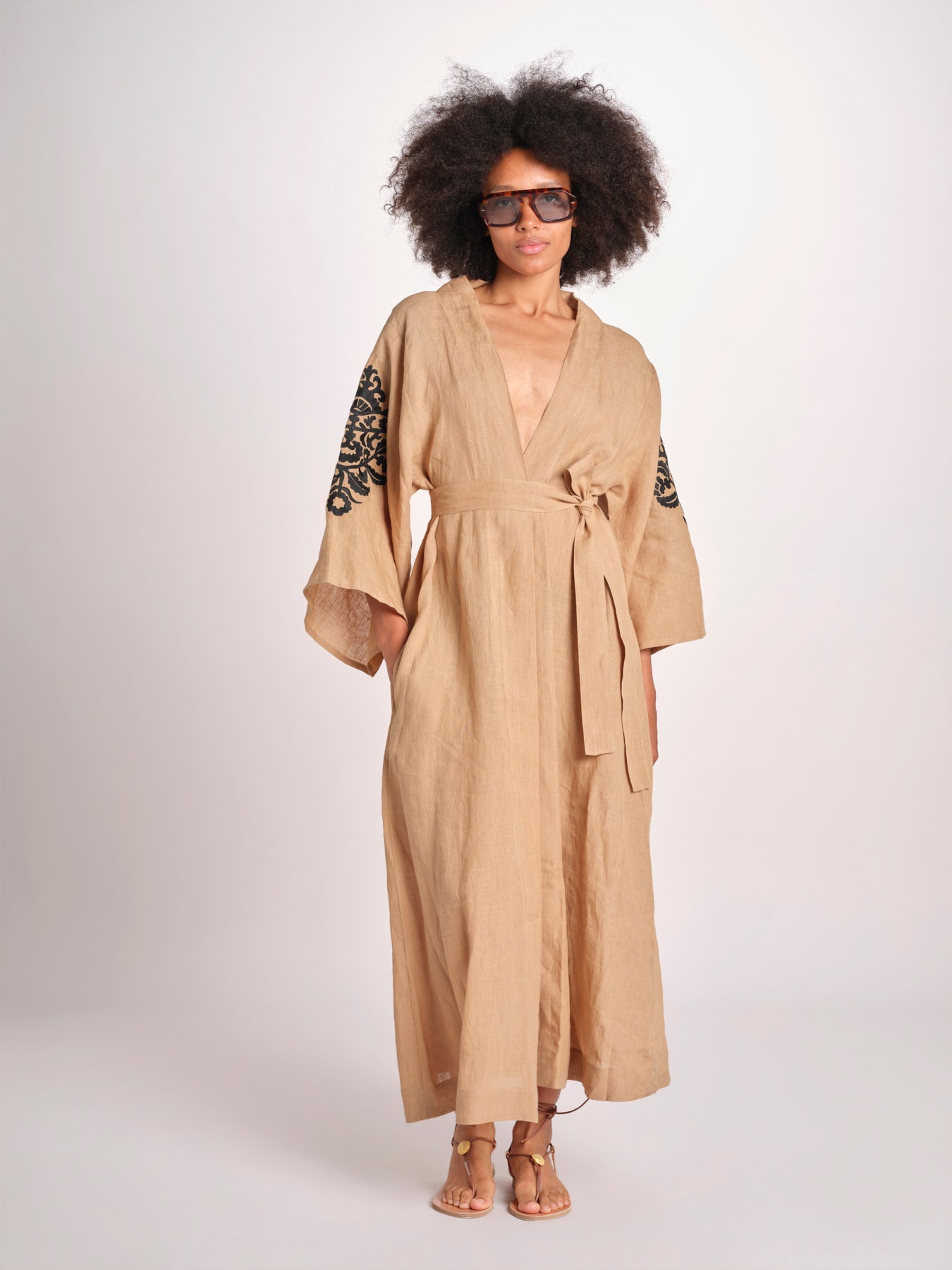 caftano lungo con ricami BE 25244 BEIGE BLACK benaras soleil 