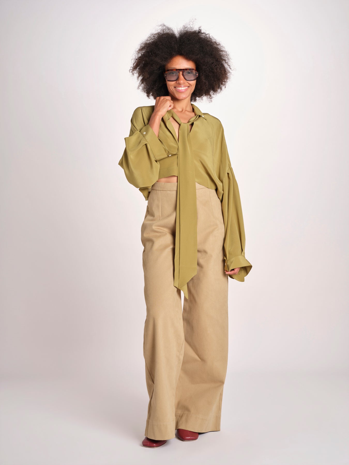 ALISS camicia cropped in seta con manica a sbuffo ALISS MJD10184141BI KHAKI jejia 