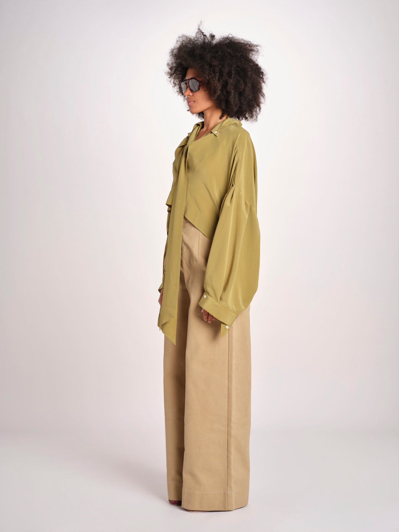 ALISS camicia cropped in seta con manica a sbuffo ALISS MJD10184141BI KHAKI jejia 